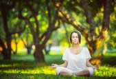 金年会体育-库里关键节点火线复出，湖人众志成城主场取胜